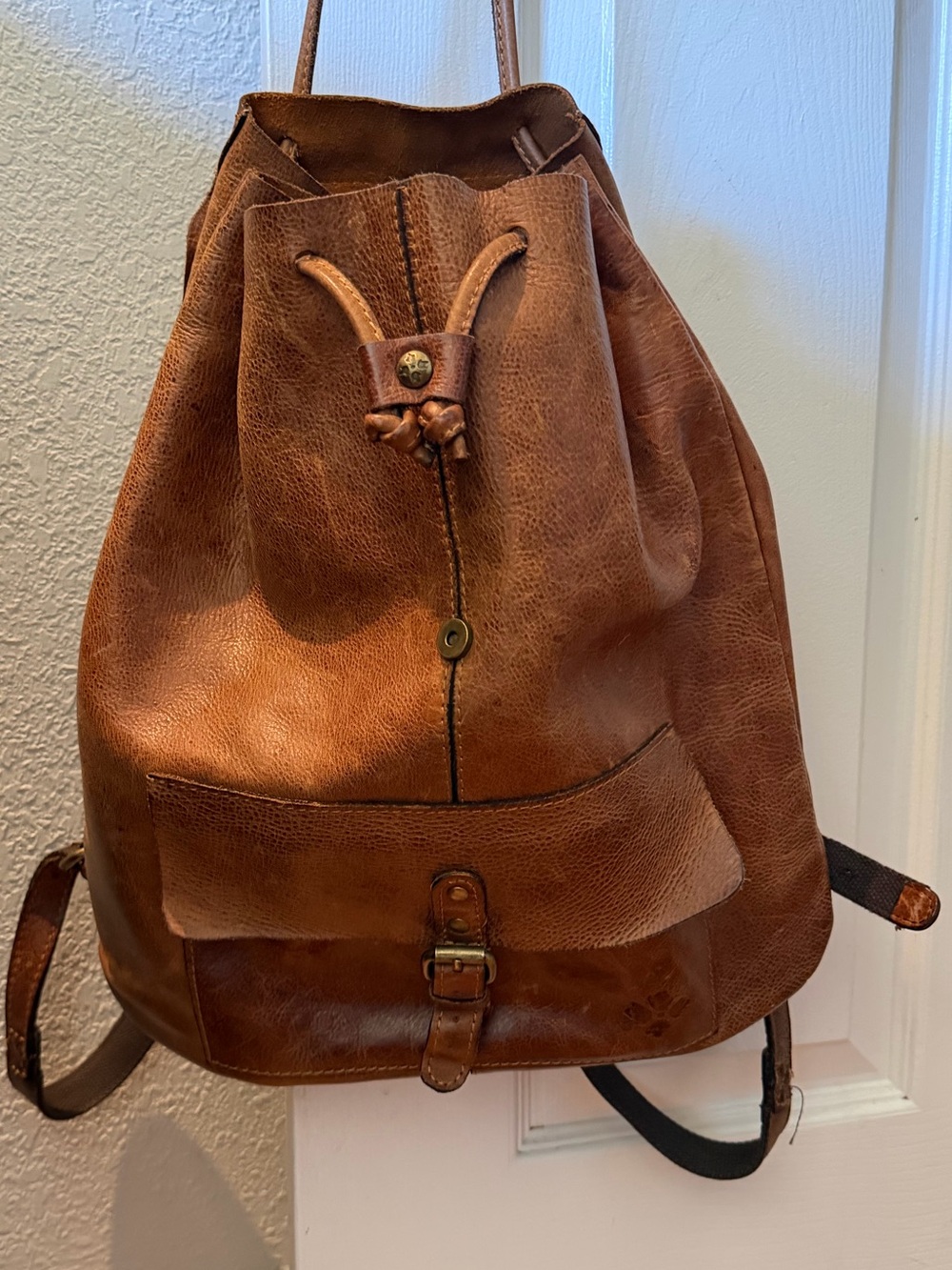 Patricia Nash Vintage Leather
Backpack Brown Distressed
Drawstring Flap